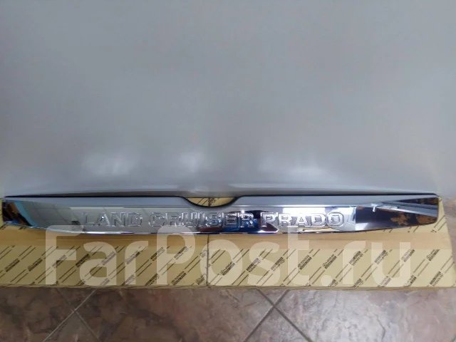 Накладка двери багажника Toyota Land Cruiser Prado 150 2014-2017