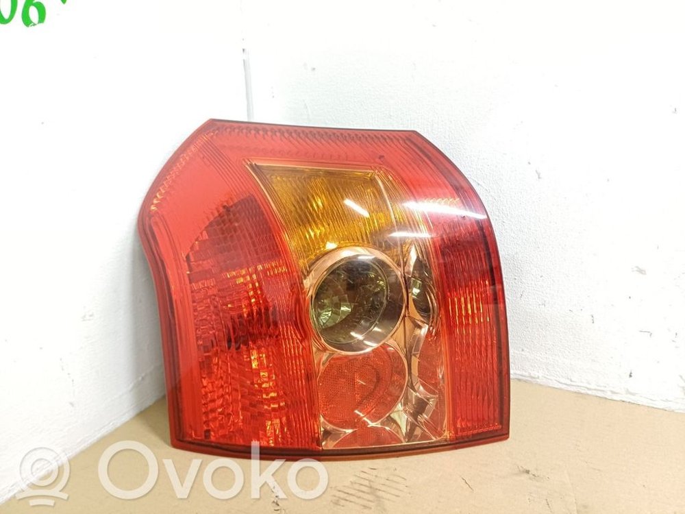 Фонарь REAR (левая сторона) красного цвета TOYOTA Corolla хэтчбек IX (E120)