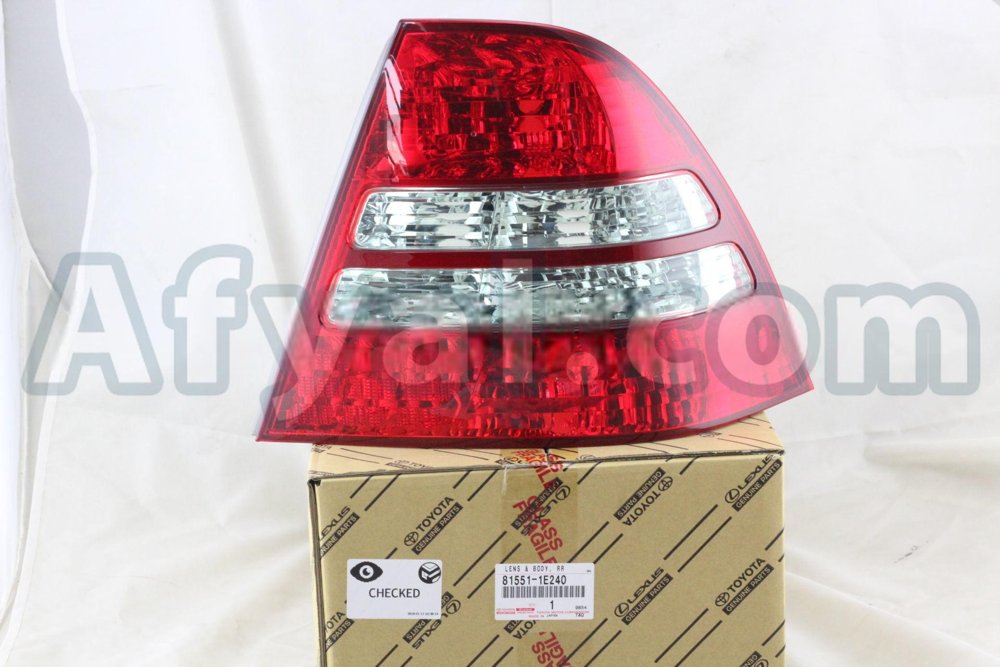 Фонарь REAR правый 02-04 uae TOYOTA COROLLA E120