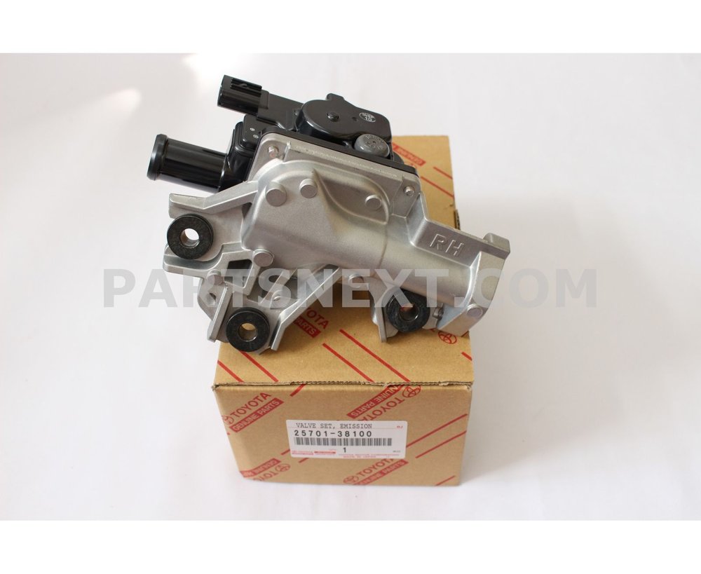 Клапан рециркуляции выхлопных газов-R TOYOTA J150 1UR GX460 09-13